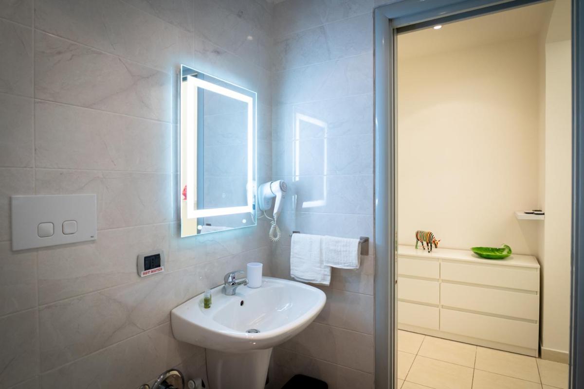 Antica Dimora Capruzzi Appartement Bari Buitenkant foto